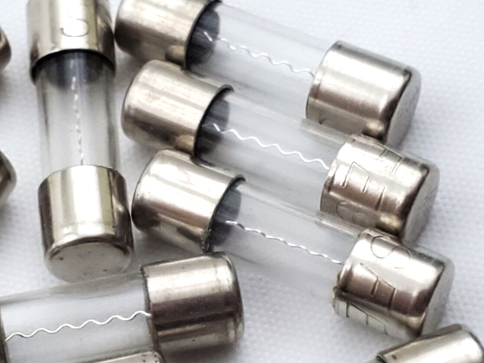 Lot of 10 Littelfuse SFE9 32V 9 Amp Fast Acting Automotive Glass Fuses 1/4 x 7/8