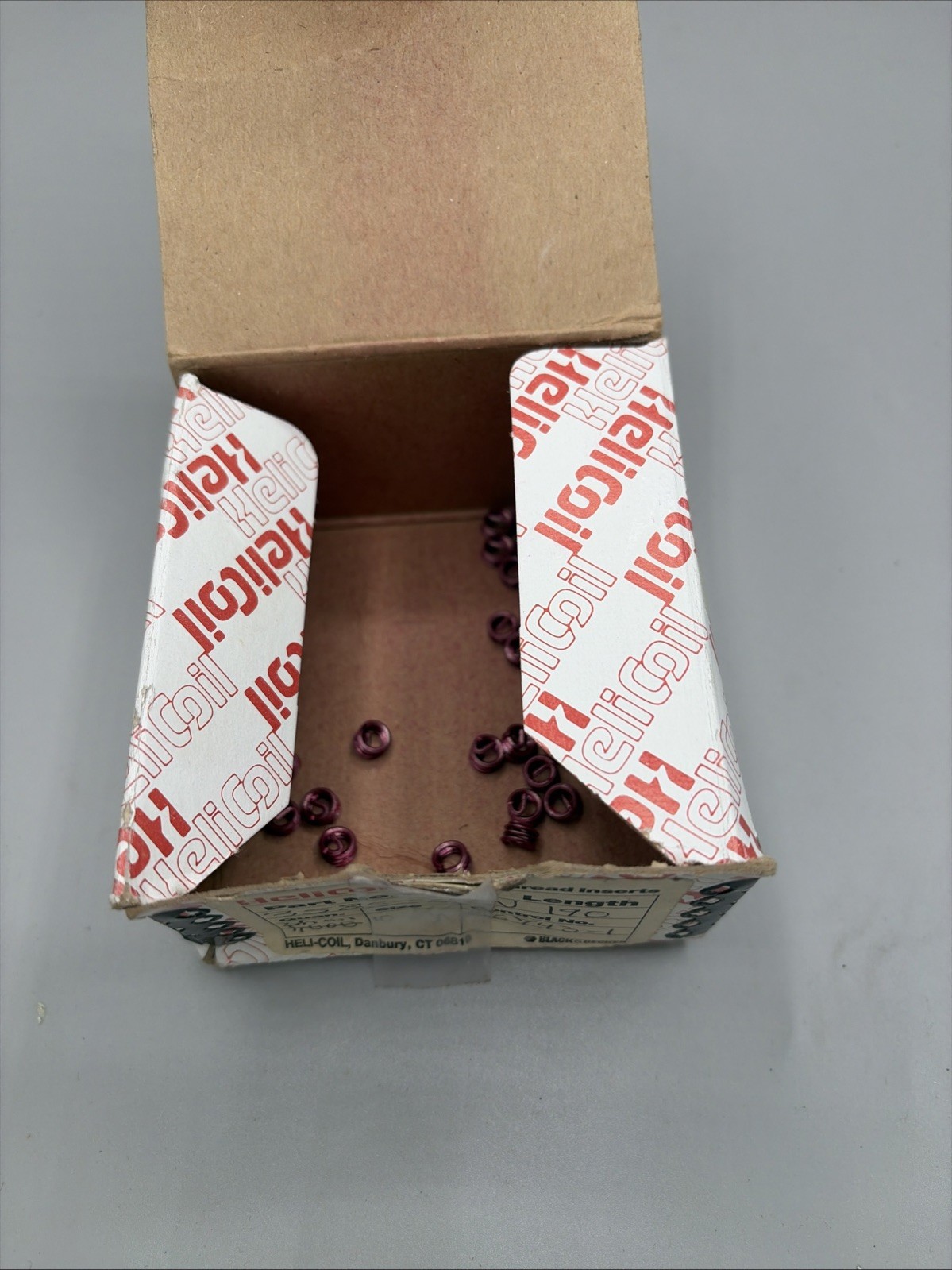 LOT OF 34, HELICOIL 3585-3CN190 10-24 Screw Locking Thread Insert NOS Surplus