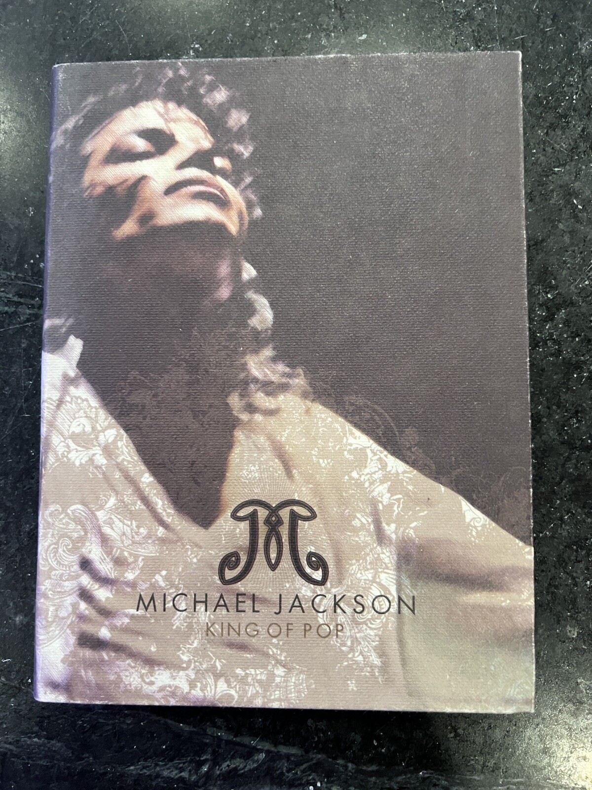 Michael Jackson 100 Sheet Journal Rare Bravado 2010