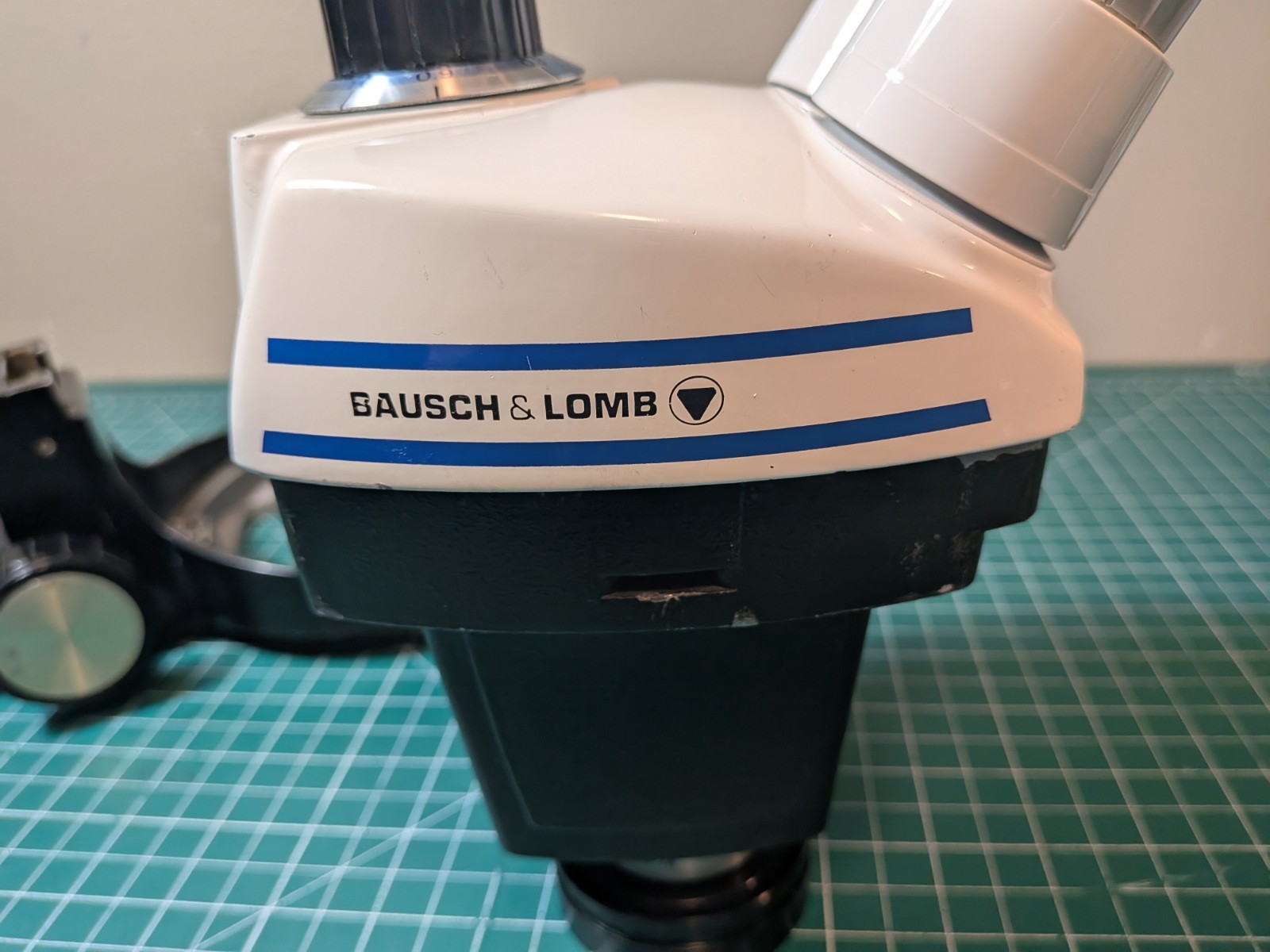 Bausch & Lomb StereoZoom 5 Microscope 0.8x-4.0x w/ 10X WF Eyepieces &Focus Mount