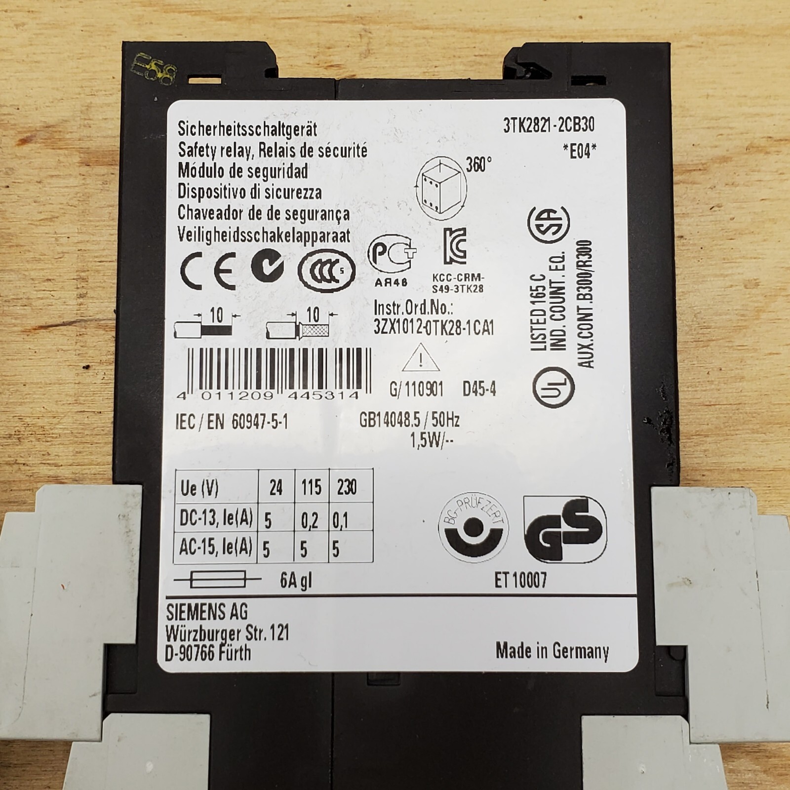 Qty 1 – Siemens 3TK2821-2CB30 24V AC or DC Safety Relay – Tested👍💯