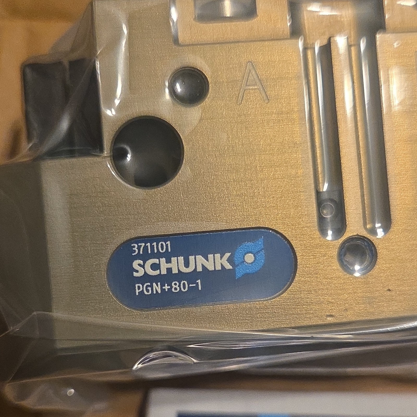 SCHUNK PGN+80-1 Universal Gripper Pneumatic Universal Gripper 371101