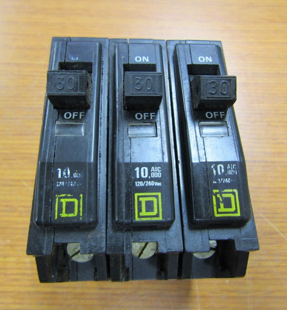 💥3) SQUARE D 30 AMP CIRCUIT BREAKER 1 POLE 240 VAC QO130