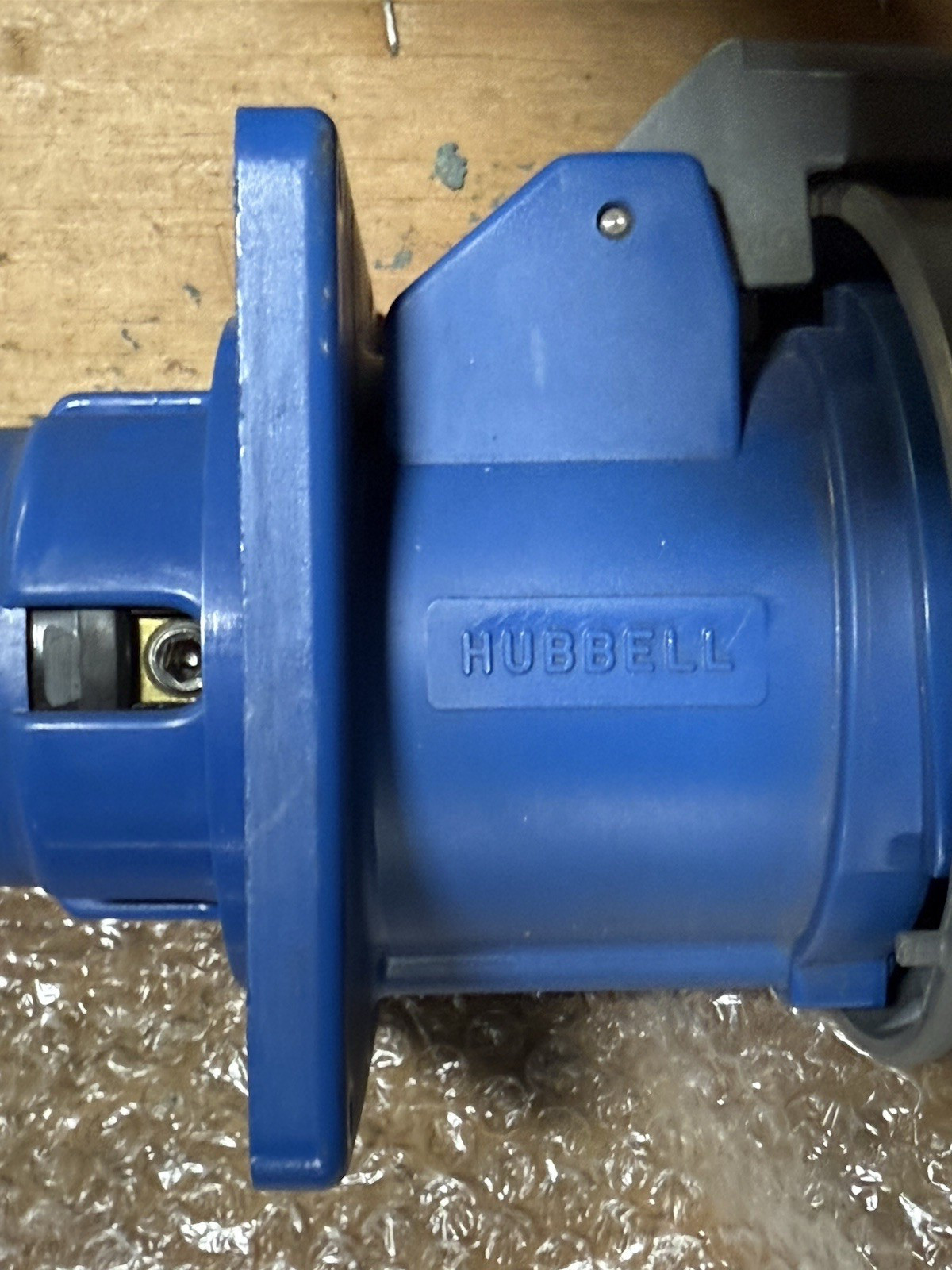 HUBBELL HBL560B9R 60-Amp REVERSE SERVICE INLET 560B9R 60A 120/208V