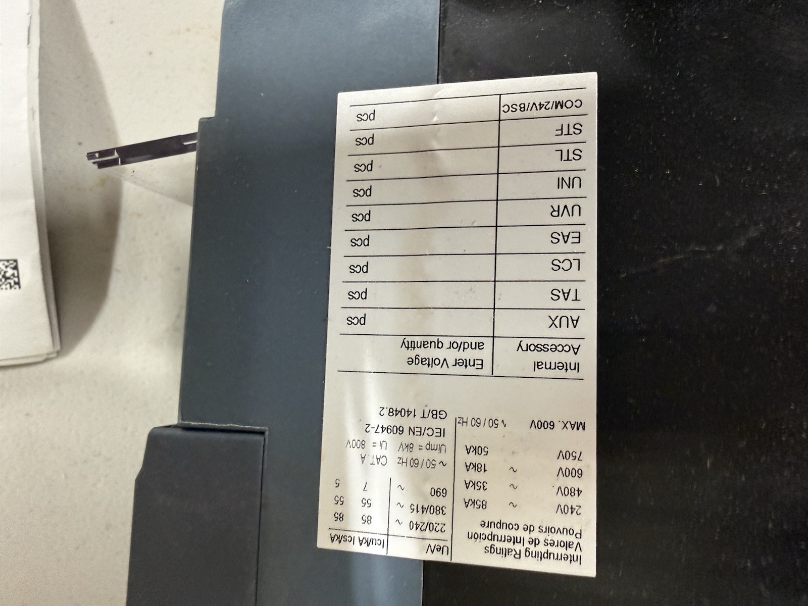 Siemens 3VA53 MBKVAM3400A Main Breaker Kit 400A 480V 3-Pole 3-Ph
