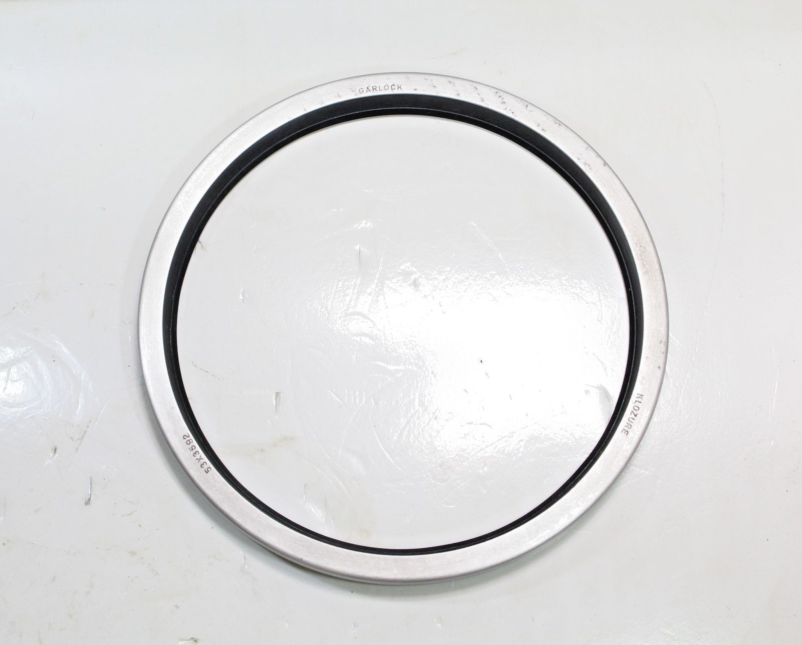 Garlock 21086-3592 Solid, 8.000 in Shaft Dia., 9.000 in OD, 0.625″