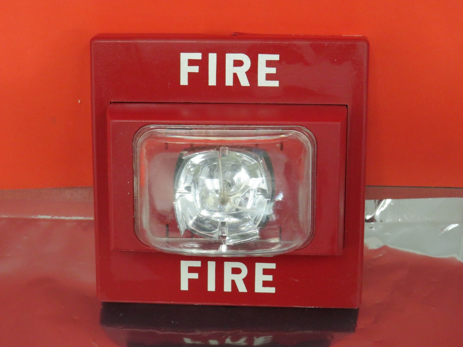 SIEMENS U-MCS STAND ALONE FIRE ALARM STROBE RED P/N 500-699701