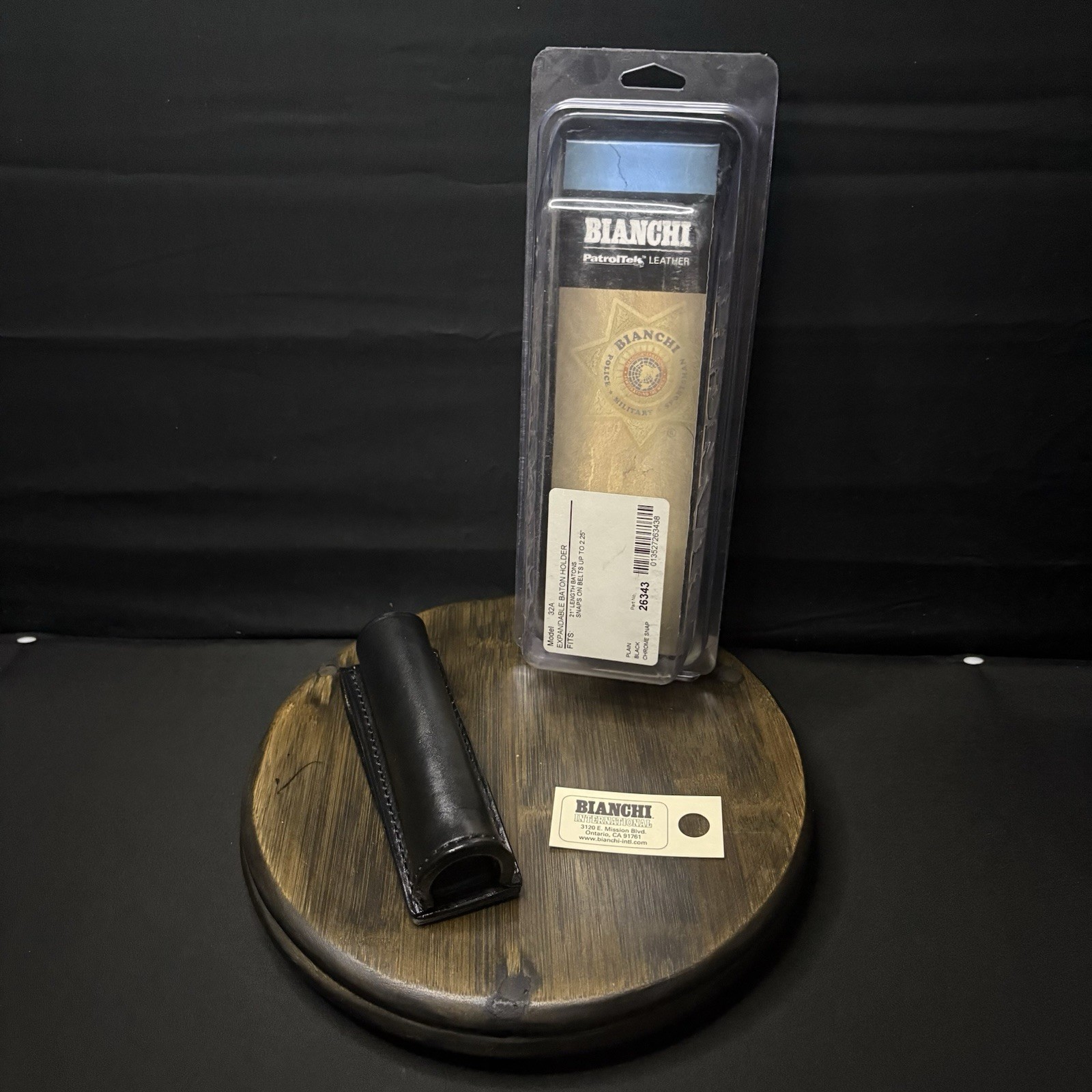Bianchi Baton Holder 32A For 21″ Expandable Plain Black Leather 2.25″ Loop