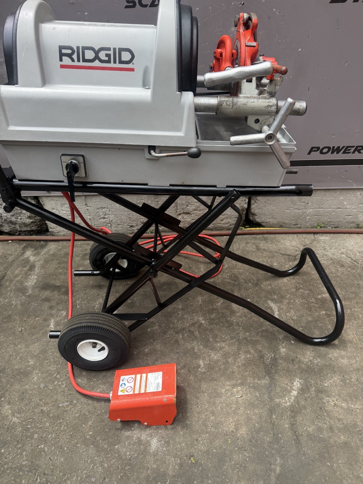 Rigid 1822 Automatic Pipe Threading Machine. 300, 535. Works Great.