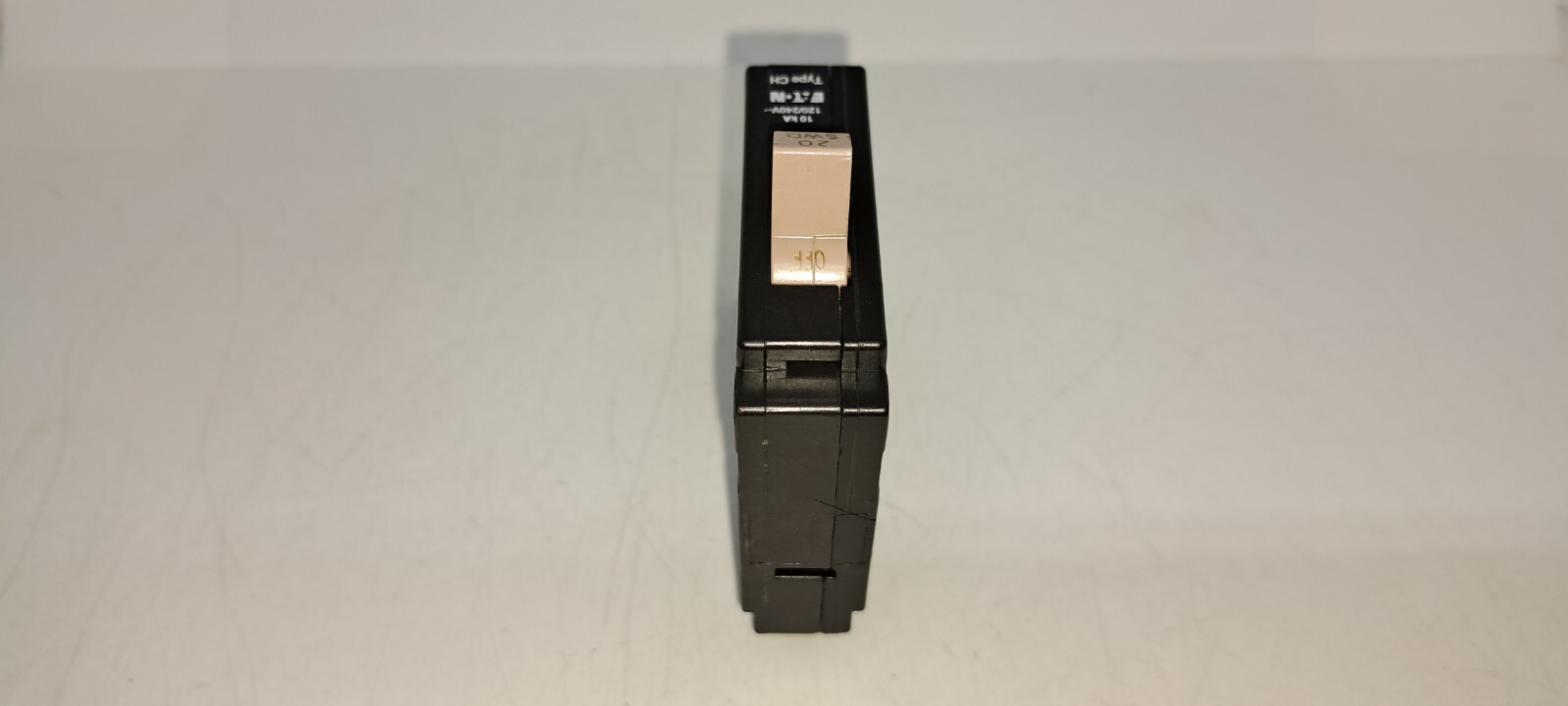 EATON Cutler Hammer CHF120 20 Amp 1 Pole Circuit Breaker with Trip Indicator