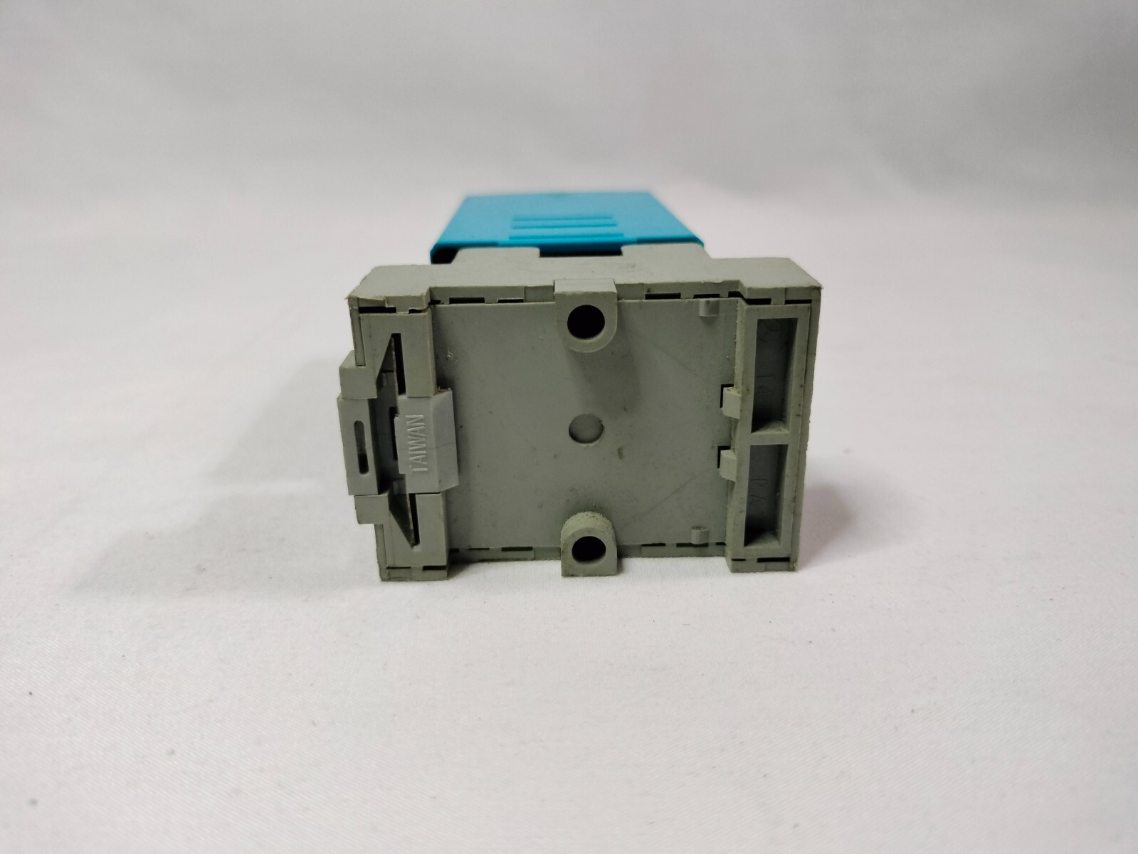 Idec RTE-P11 RTEP11 Electronic Timer 120VAC/240VAC with Socket Base