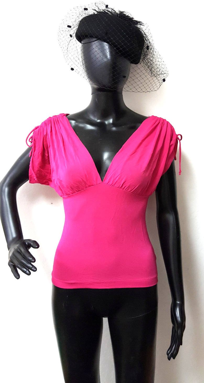 Black full body female mannequin w. Metal Base. Head and arms can be rotated