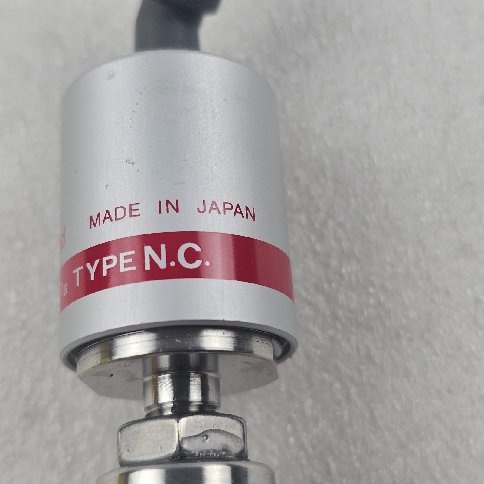 Fujikin Incorporated O.P. 0.5~0.6MPa TYPE N.C. / FUJIKIN 316L-P / AT053S300