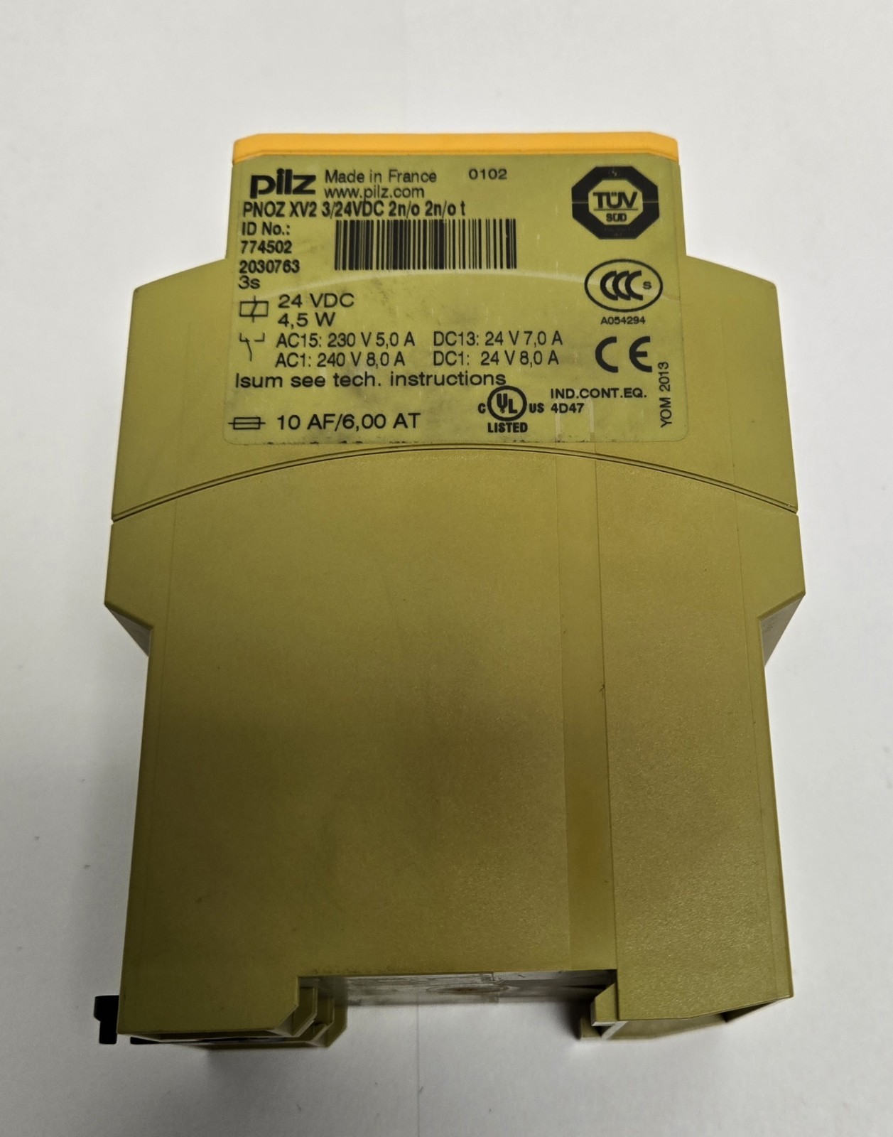 PILZ PNOZXV23/24VDC2n/o2n/ot SAFETY RELAY.