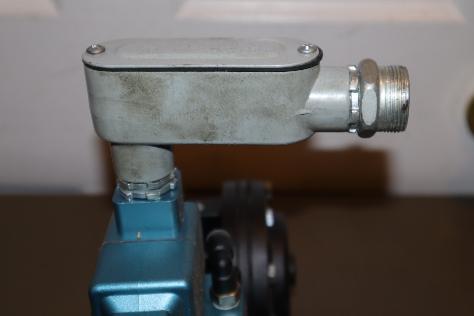 MAC 3 Way Spool Valve 57D-11-111CA & Norgren 11-008-009 Air Pressure Regulator