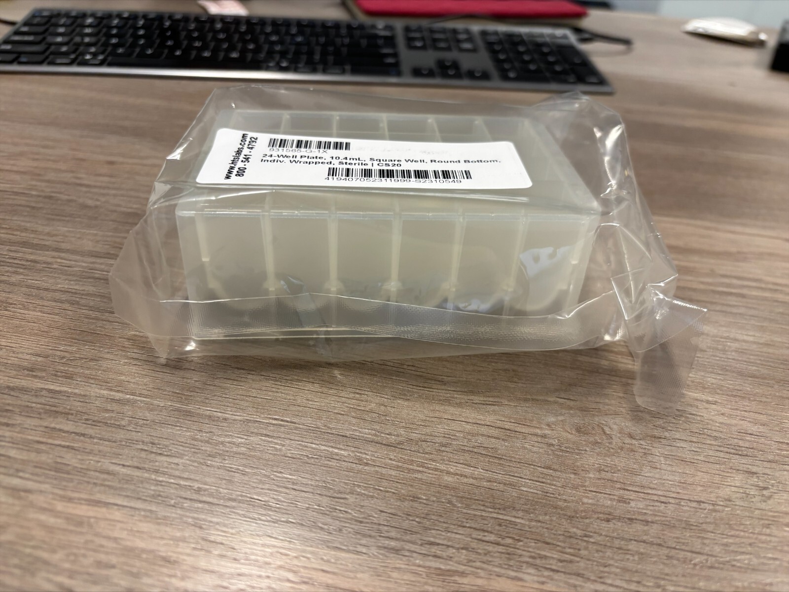 Sterile 24 well Deep well square well round bottom microplate, Case of 20
