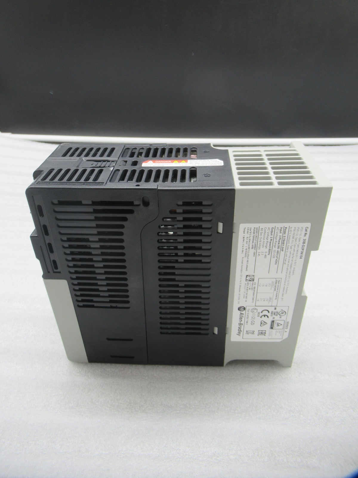 Allen-Bradley 25B-D2P3N104 Ser A PowerFlex 525 AC Drive 1HP NOB (Fast Shipp)