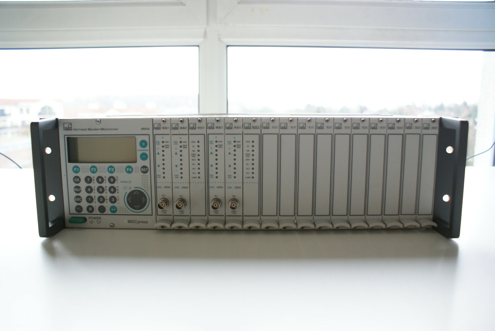 HBM Hottinger Baldwin Messtechnik MGC press with ML85 and AP85 & AB22A MGCplus