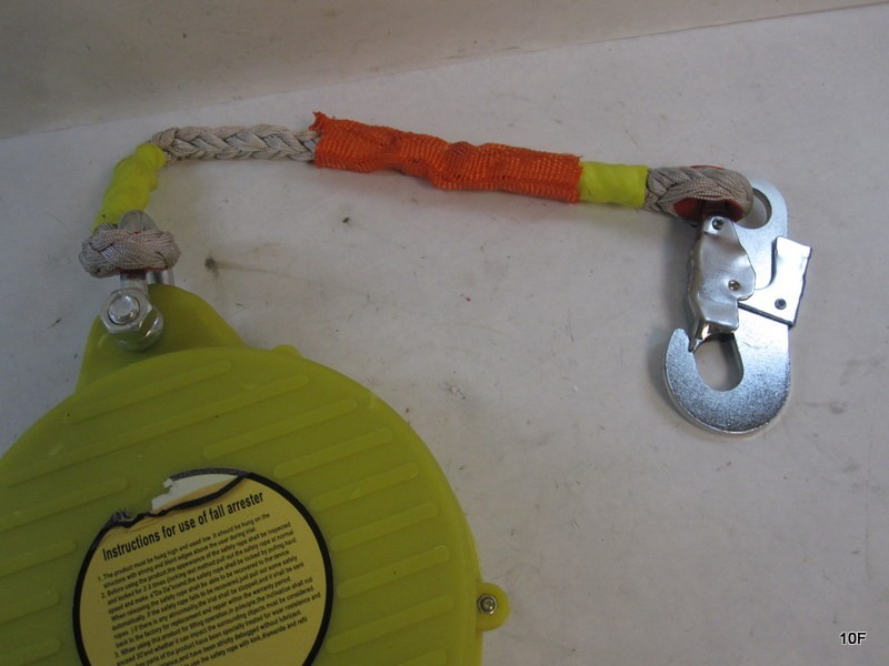 15M Self-Retracting Fall Arrester with Double Locking Hook, 150kg Capacity