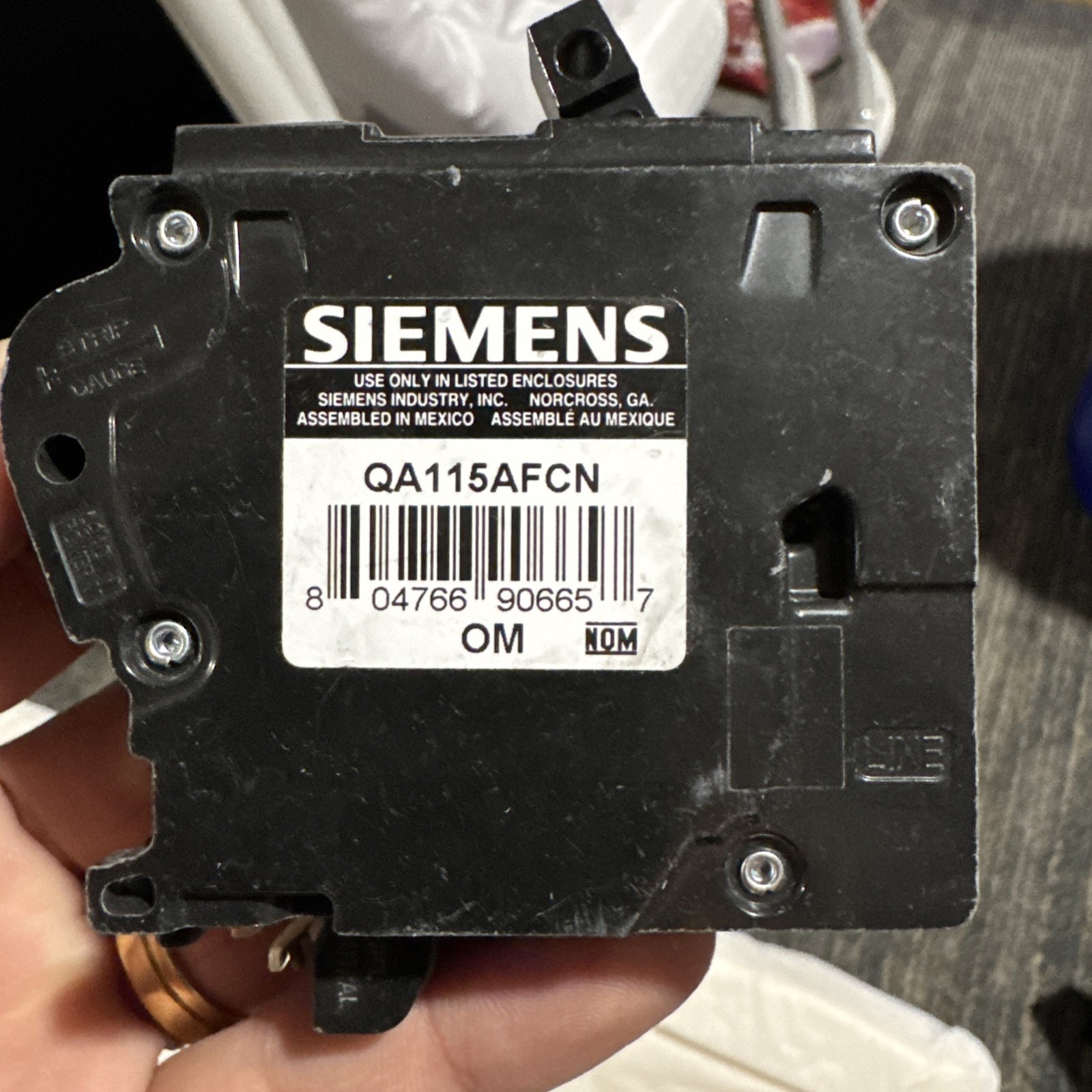 BOX OF 9 SIEMENS QA115AFCN 15A AFCI PLUG ON NEUTRAL (NO PIGTAIL WIRE) BRAND NEW