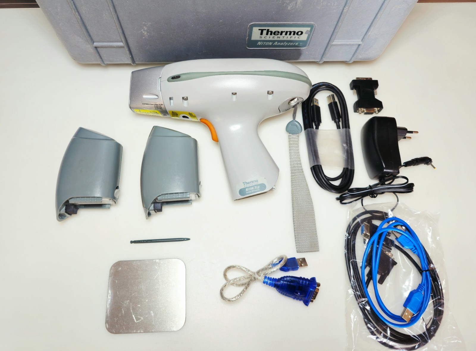 Thermo Scientific Niton XLp 300A XRF Analyzer Cd-109 Powers On w/ Case