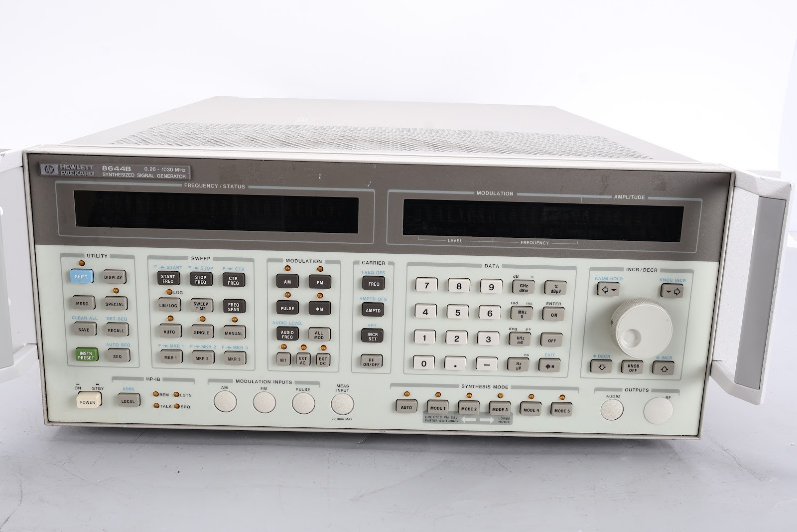 HP 8644B 0.26 – 1030Mhz Synthesized Signal Generator Option 003 and 005 – AS IS