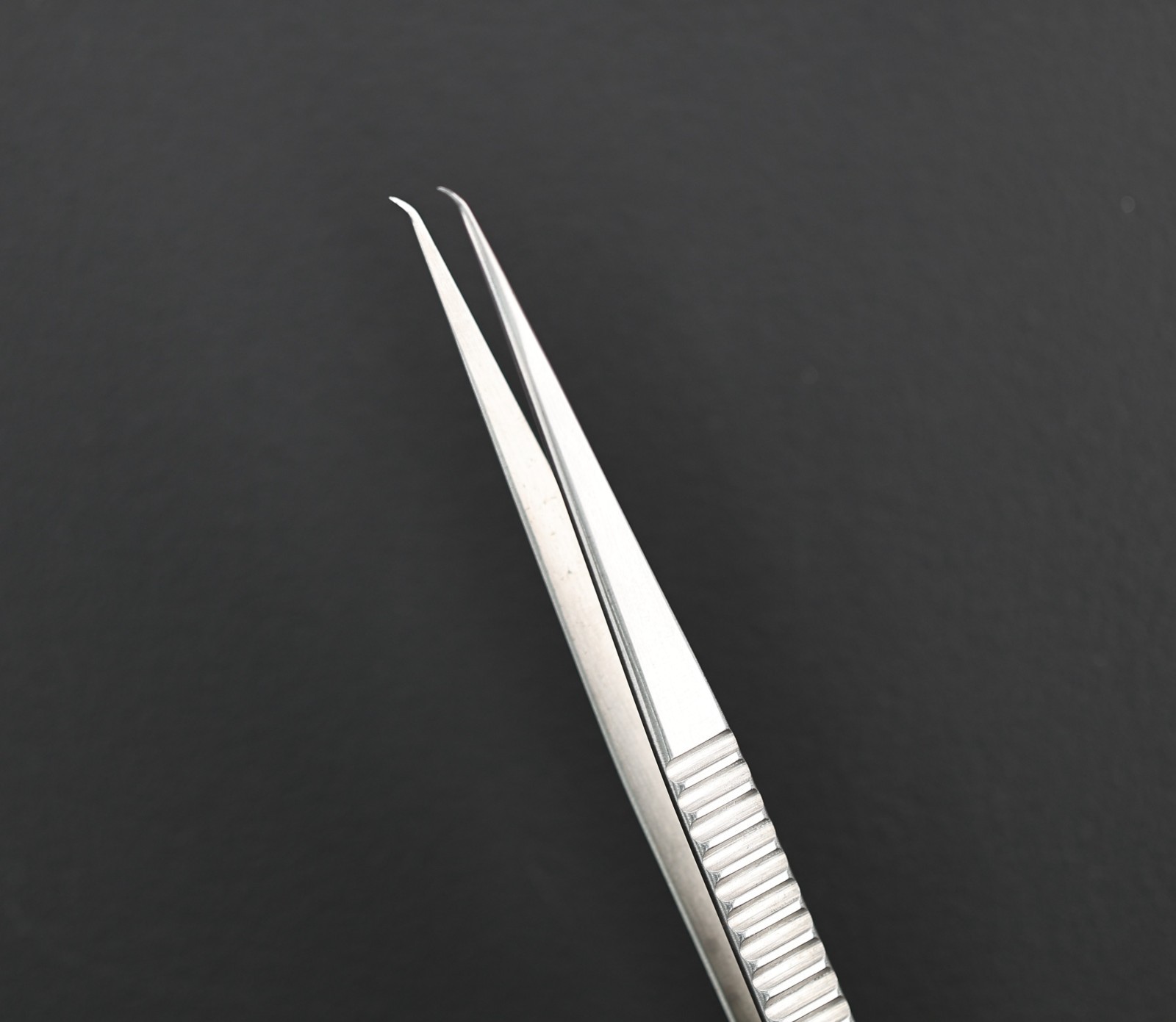 ASSI JFAL318B Microsurgical Forceps, Angled, 7″ – Ultrasonically Cleaned
