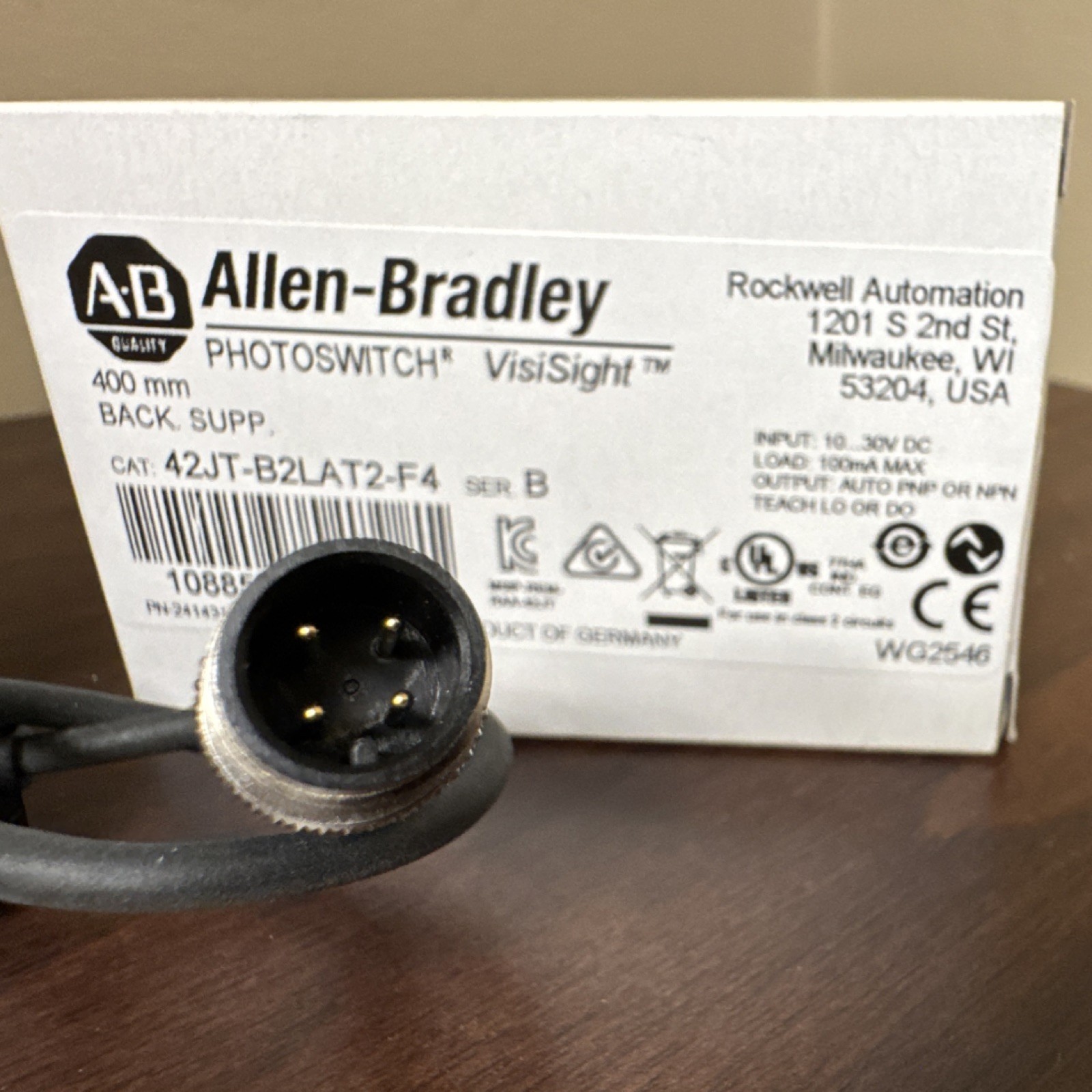 Allen-Bradley 42JT-B2LAT2-F4 Photoswitch VisiSight Sensor 400mm 10-30V DC