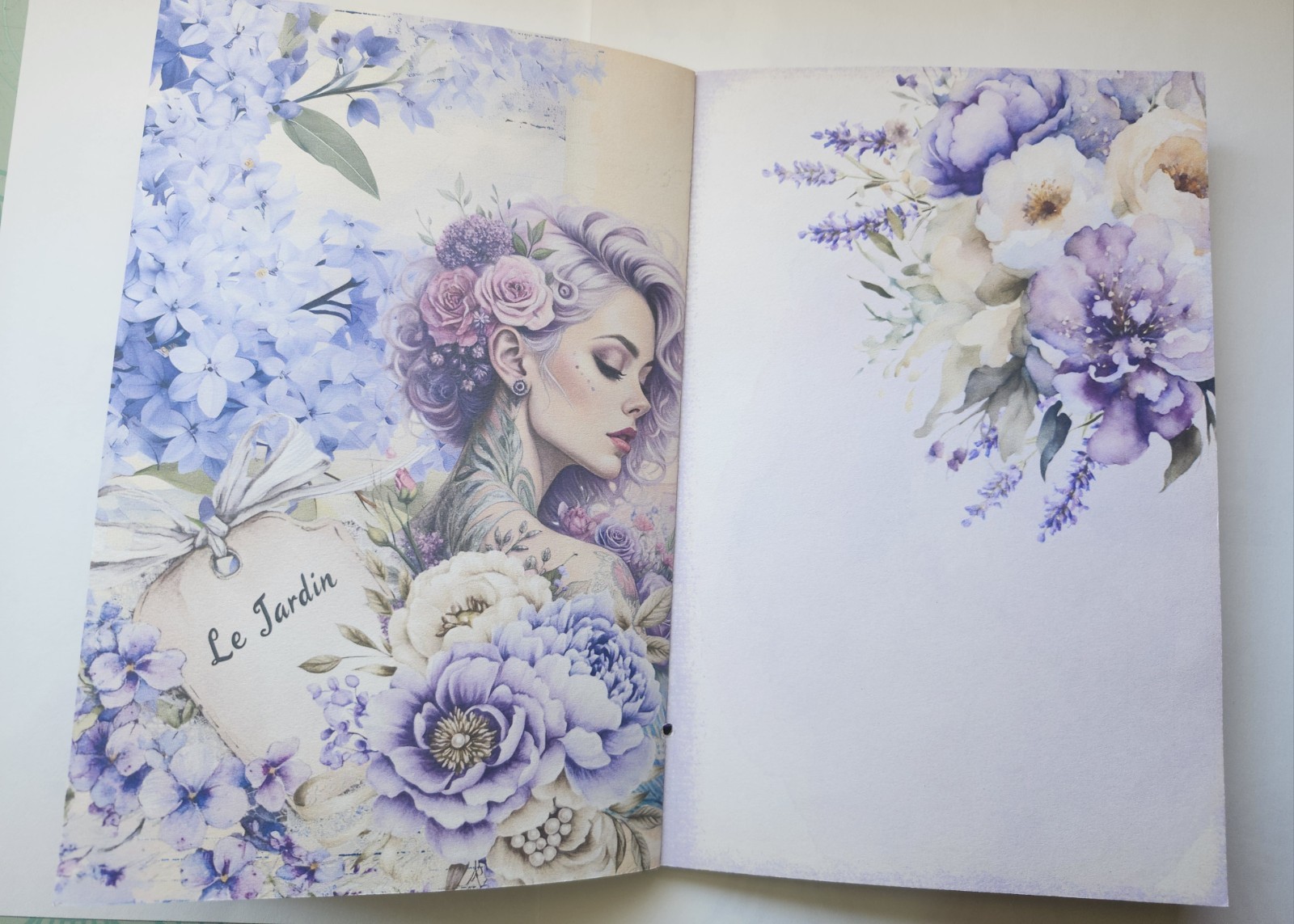 Junk Journal Blank Booklet «LAVENDER DREAMS» Vintage Purples 40pgs