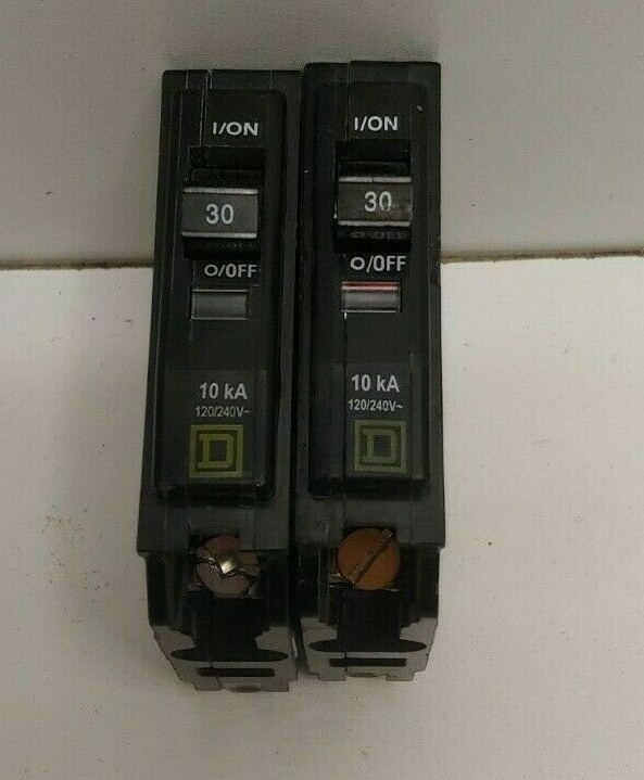 LOT OF 2 NEW OLD STOCK! SQUARE D 30A 120/240V SINGLE POLE CIRCUIT BREAKERS QO130