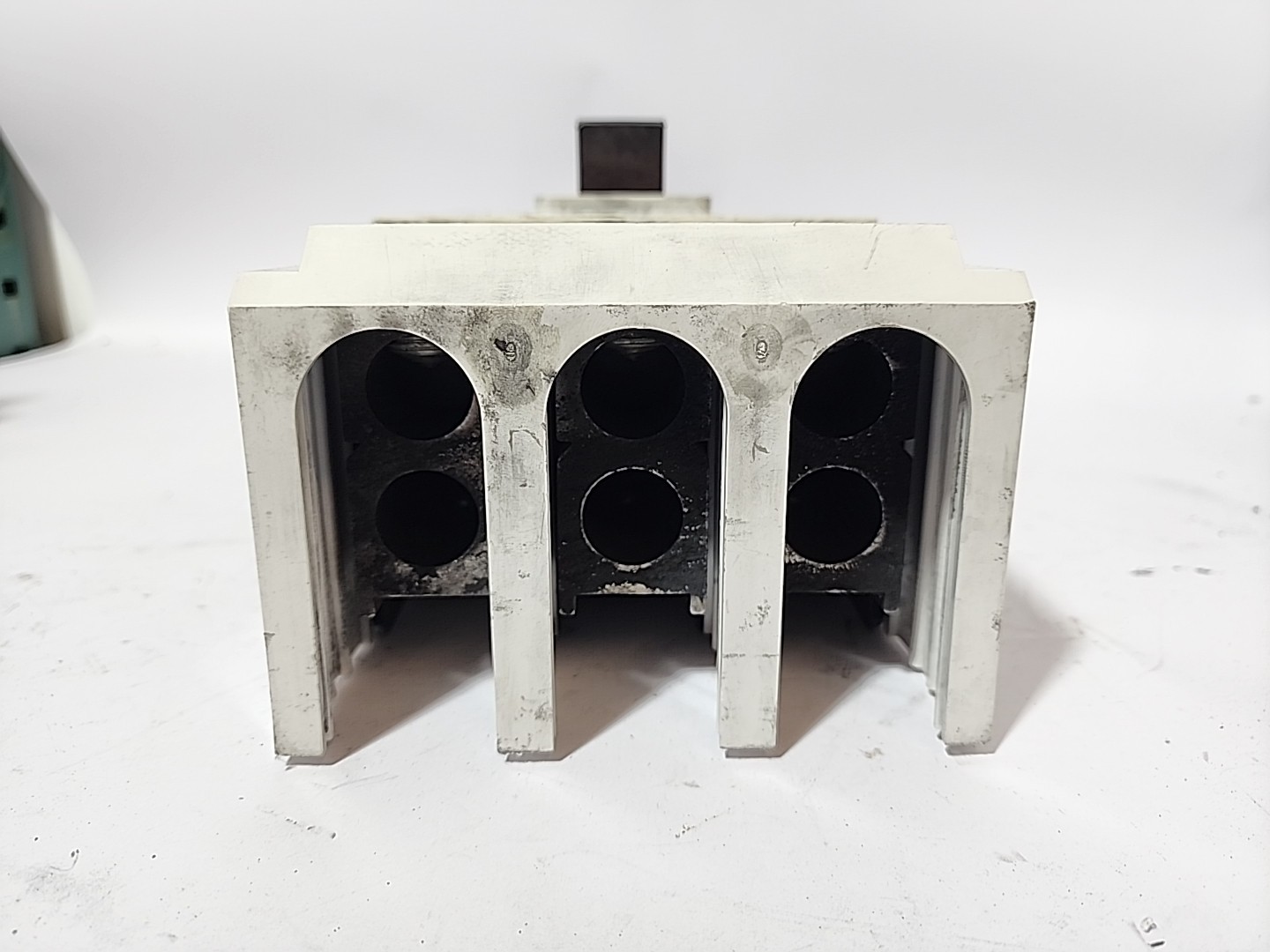 Eaton LGH3630NN Circuit Breaker 600A 3P 600V