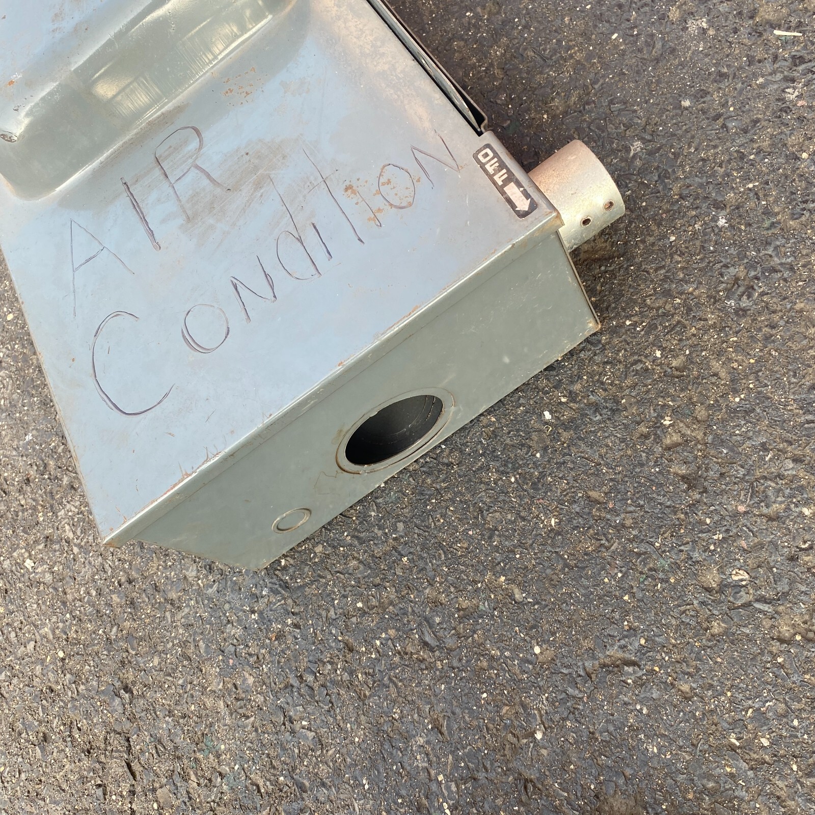 GENERAL 2003 UTI SAFETY SWITCH TYPE D 200AMPS 230VAC 3-POLE ENCLOESD SWITCH 🎯