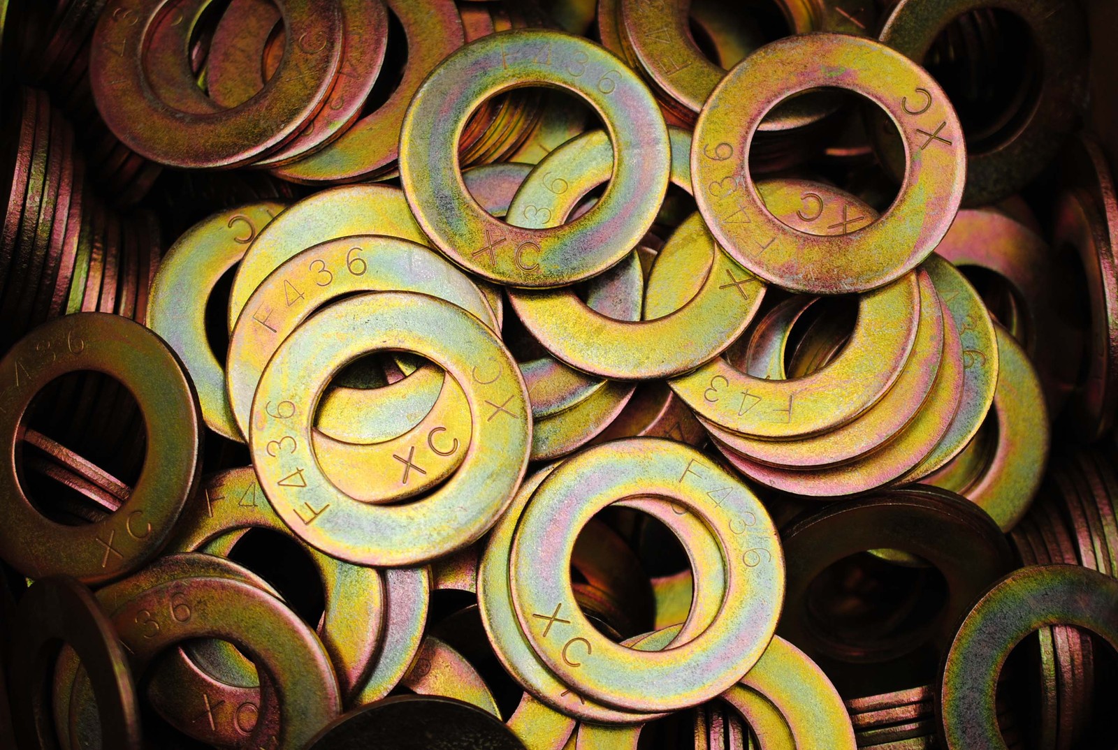 (40) Hardened 1-1/4 Flat Washers F436 SAE Grade 8 – Yellow Zinc Thru-Hard 1-1/4″
