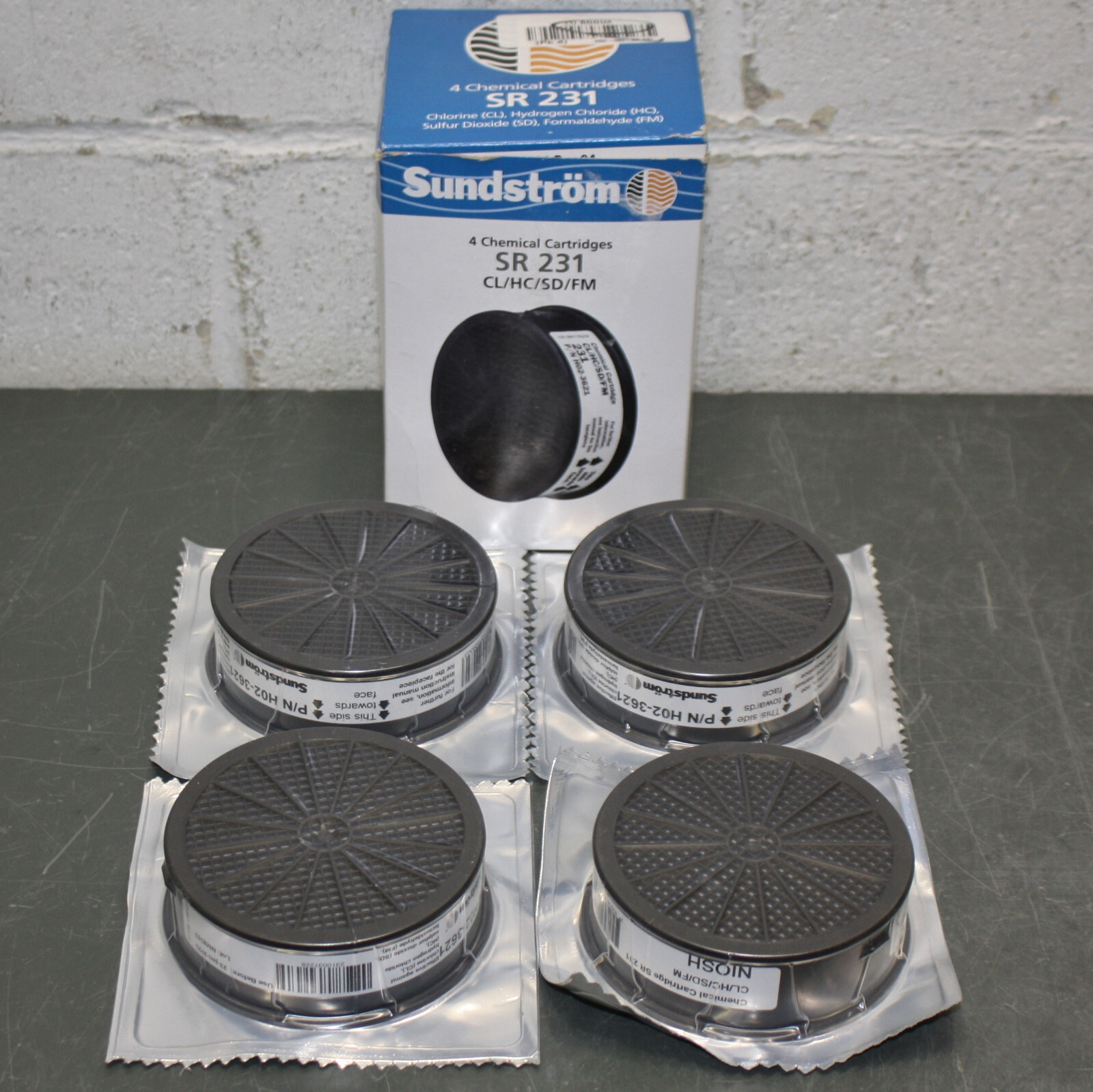 (11) Sundstrom Respirator Filter Cartridge SR 231, CL FM HC, EXP 01/2023