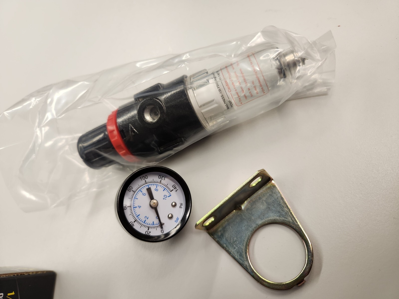 1/4″ Air Compressor Regulator w/ Gauge Stark Usa New