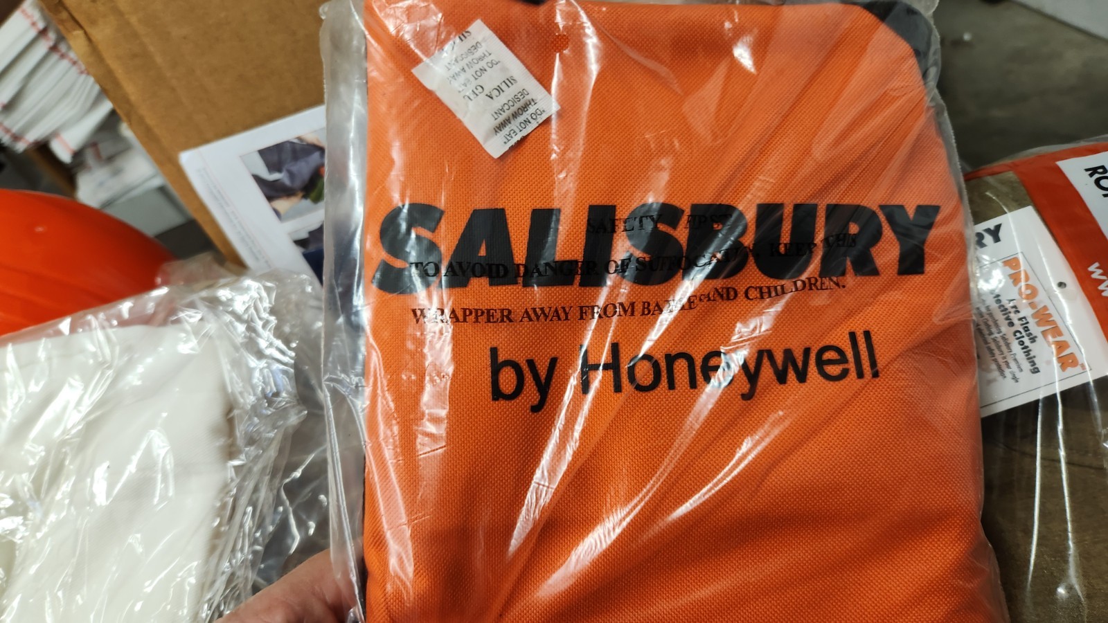 Salisbury Honeywell SK40PLT-LFH40 XL Arc Flash Kit 40 Cal NEW IN DISTRESS BOX