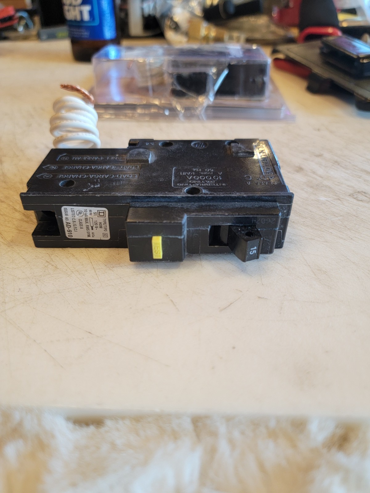 SQUARE D GFCI HOM CIRCUIT BREAKER HOM120GFI 15AMP 120VOLT 1POLE. No Box