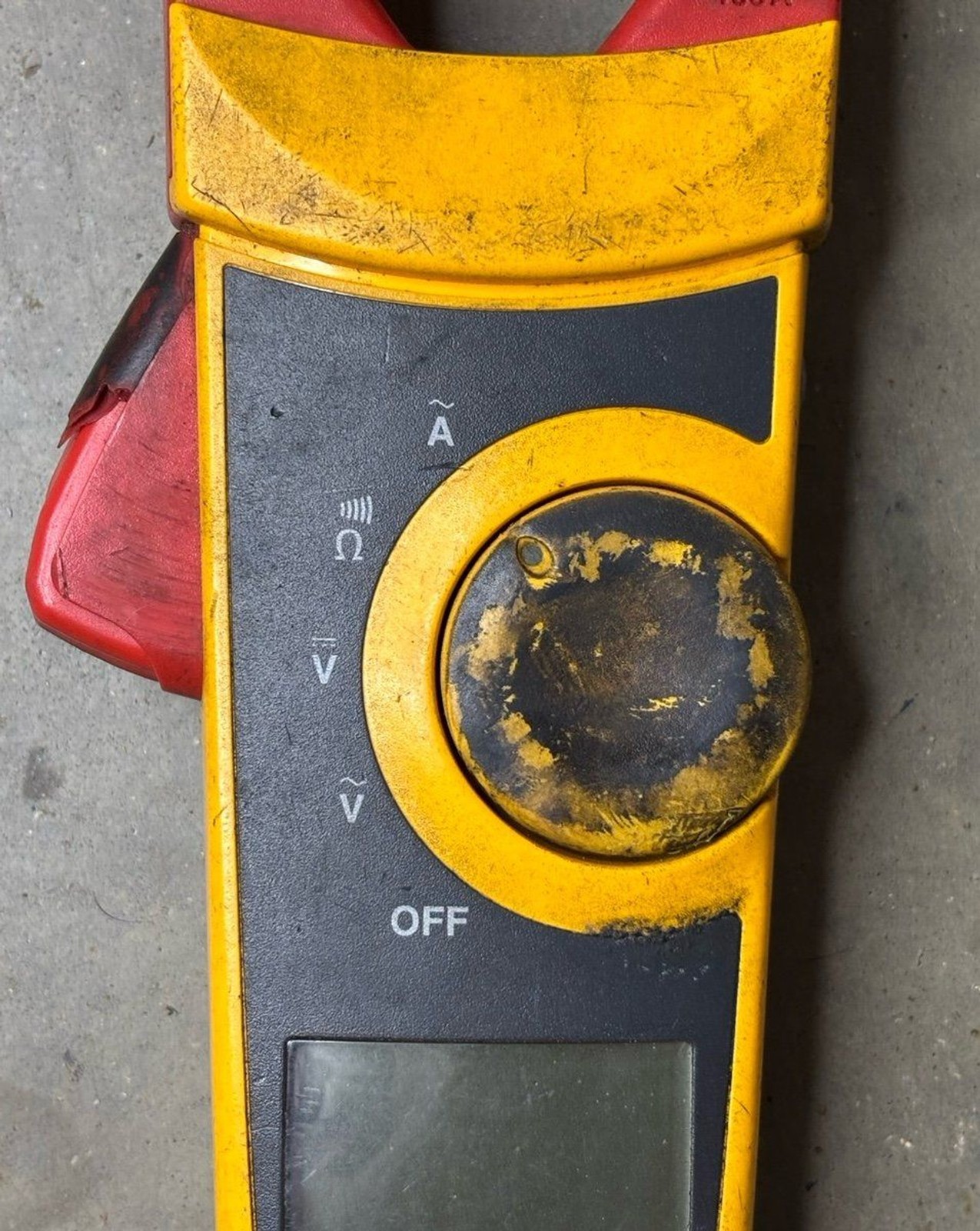Fluke 323 True RMS Clamp Meter CAT III 4000 Count 600V 400A