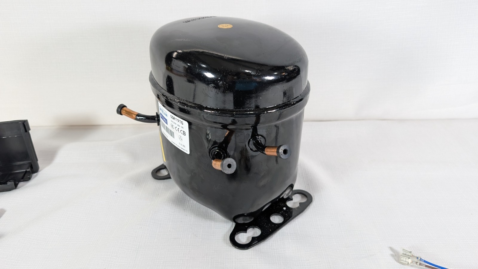 Sikelan GQR19TG Refrigeration Compressor 3/4HP 5613BTU 220-240V R134a HBP