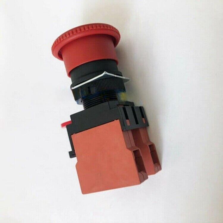 A22E-M-02 A22EM02 1PCS Omron Basic Switch NEW