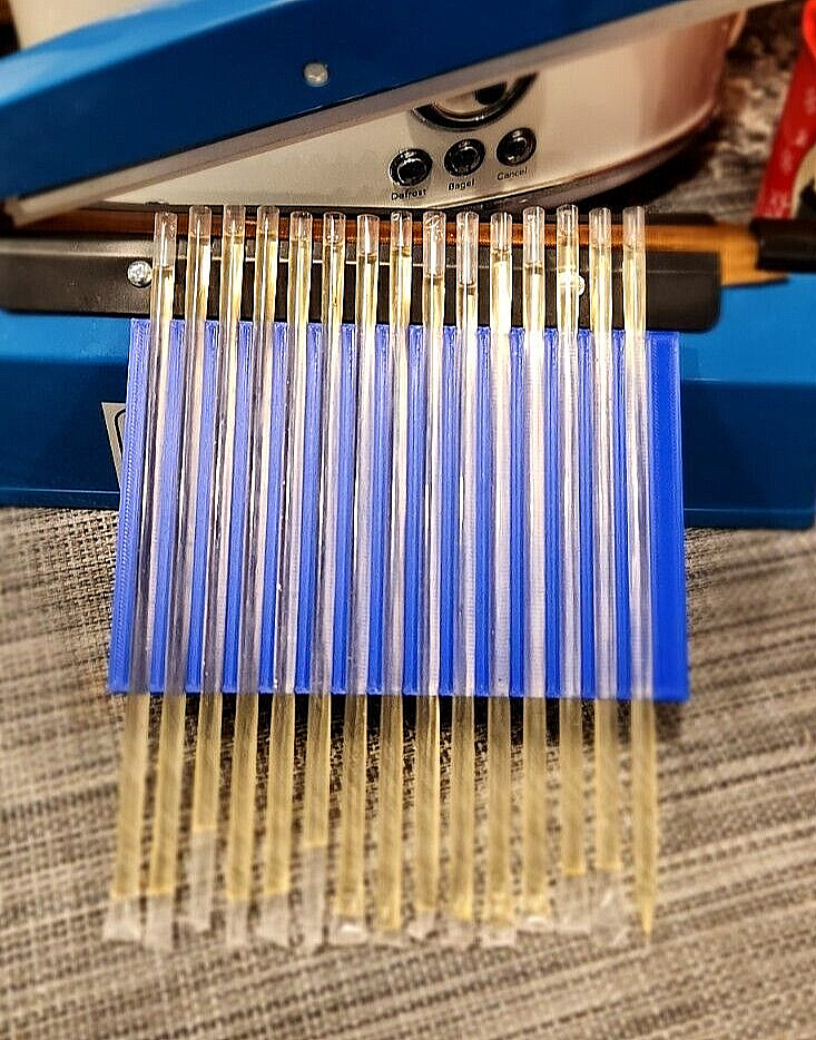 Honey Straw Holder – to seal up to 15 straws at once