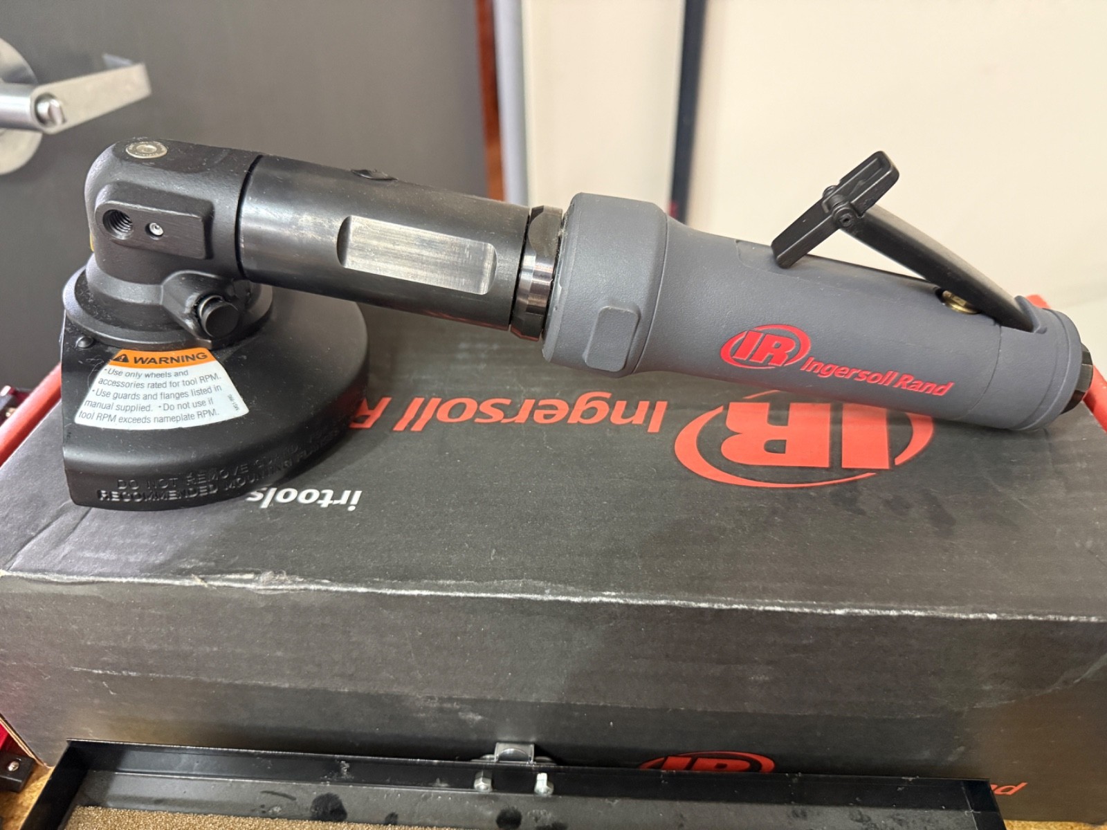 NIB Ingersoll Rand M2L120RP1045 Heavy-Duty, Pneumatic extended Angle Grinder