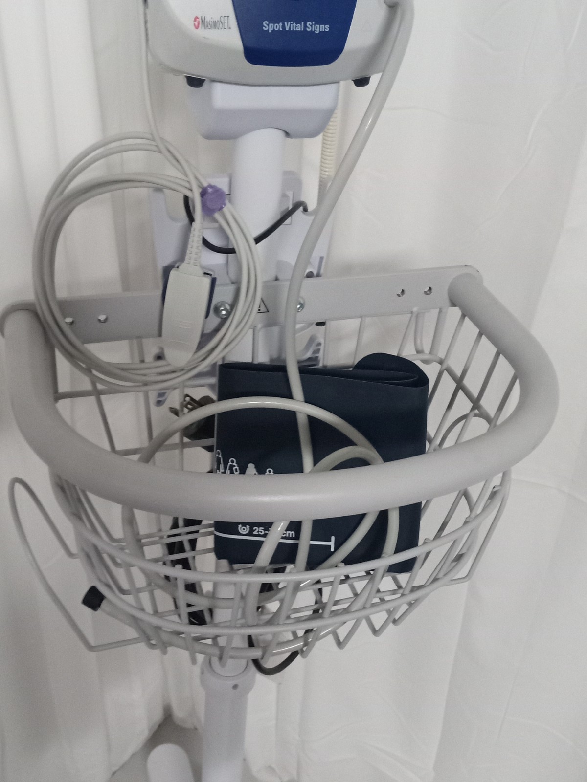 Welch Allyn Spot Vital Signs Monitor w/ Accessories **$25 US Shipping**