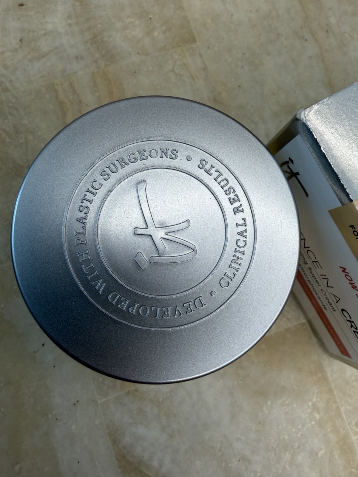 IT Cosmetics Confidence in a CREAM 2oz Moisturizing Anti-Aging Cream NEW