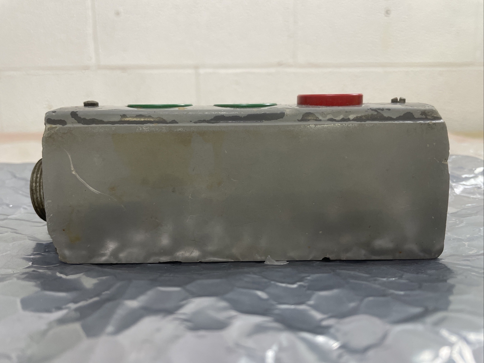 Vintage ALLEN-BRADLEY 800S-3SA1 FORWARD,REVERSE, STOP Push Button Station!