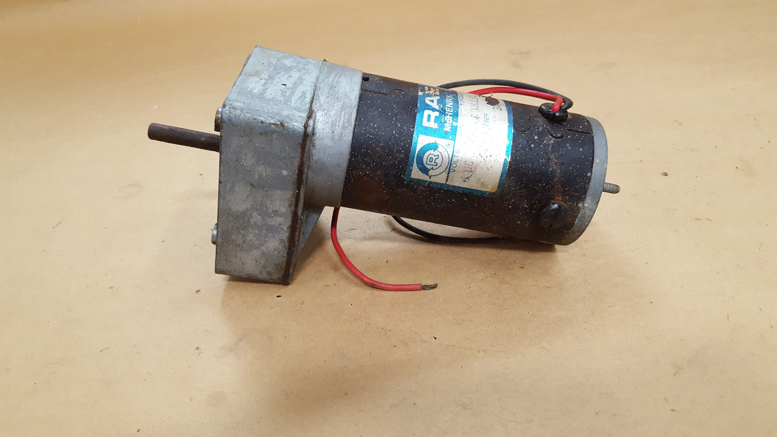 6VOLT, 129RPM, 8 LB TORQUE 5.6AMP, RAE CORPORATION MOTOR