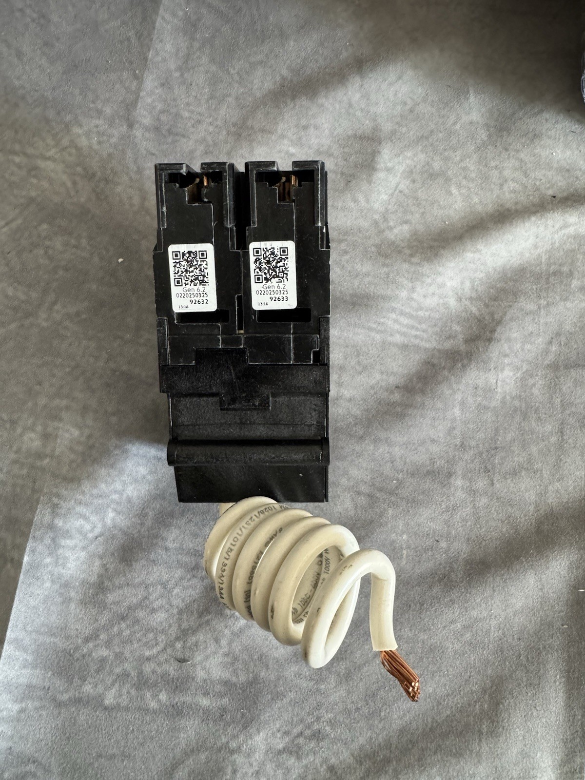 NEW Eaton BRN260GF 60 Amp 2-Pole Ground Fault Circuit breaker 120/240V 10kA