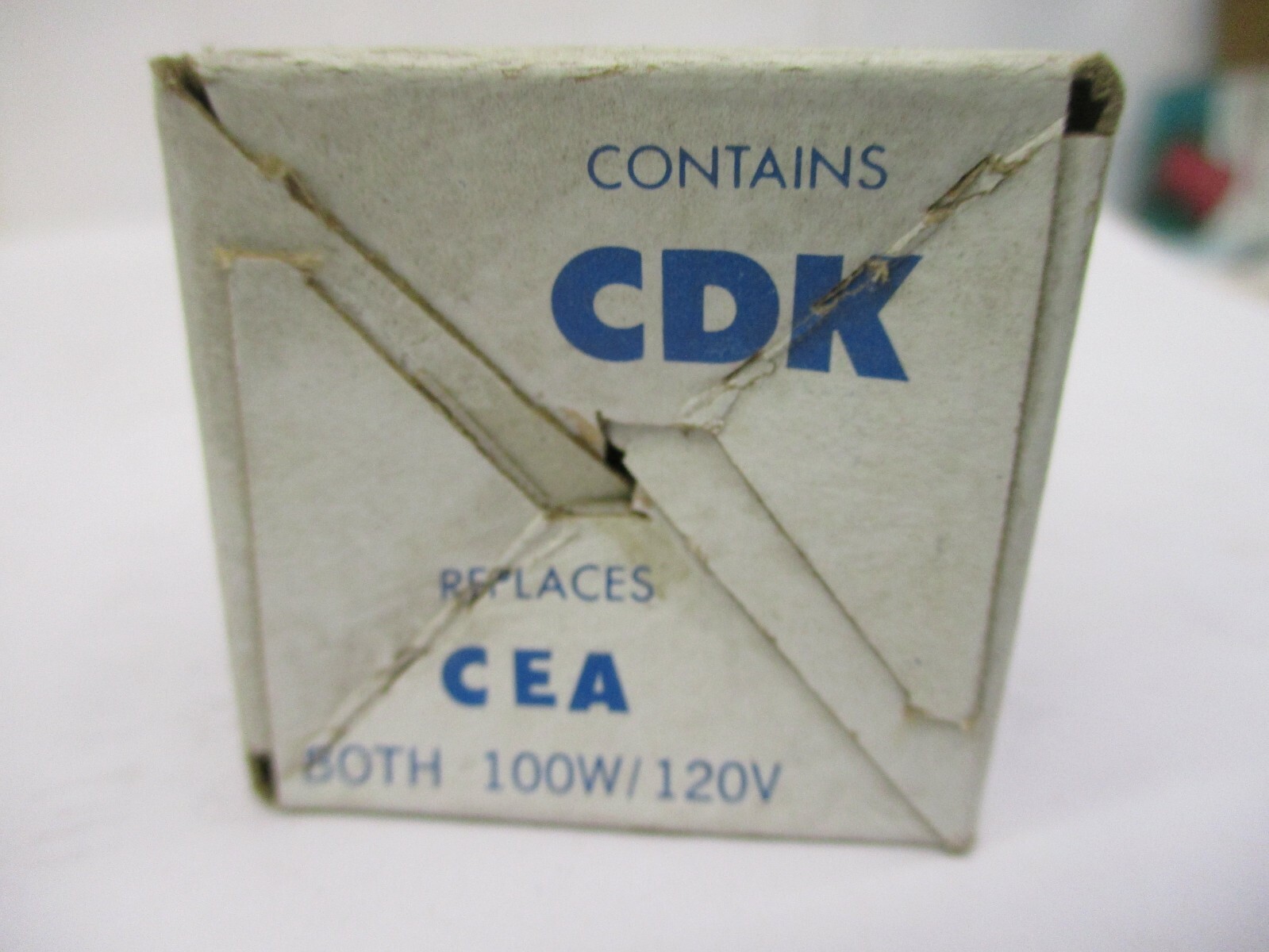 New Open Box Lot of 4 Pcs GE Projector Lamp CDK Replaces CEA 100W/120V A4026IPL
