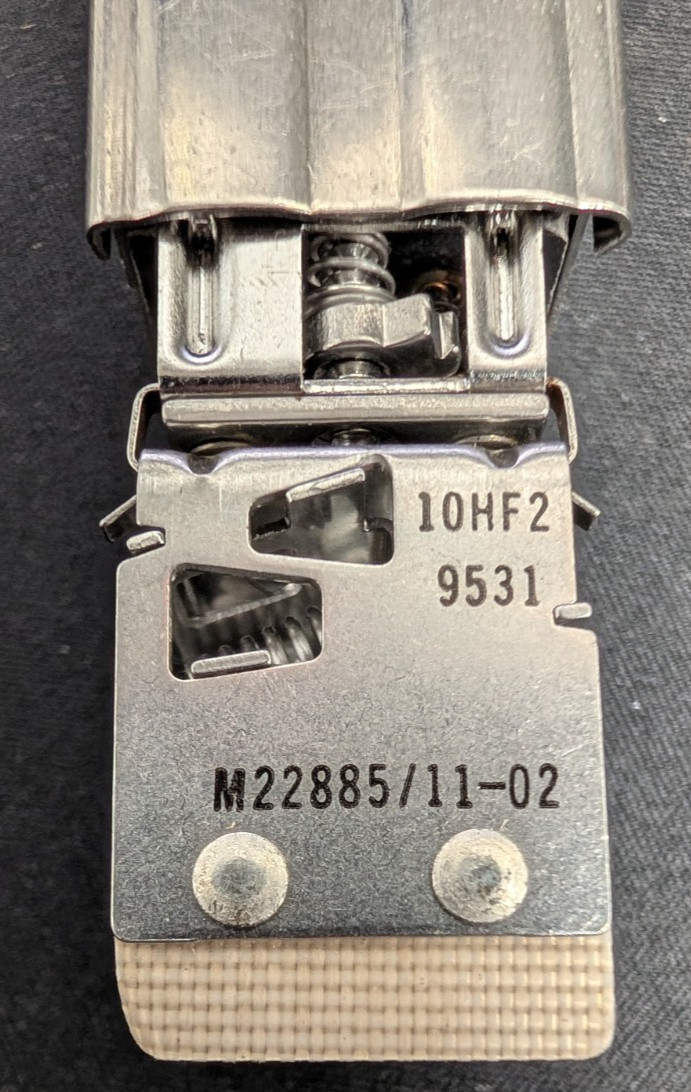 Master Specialties Twist-Lite 10HA1C1F2J3N1R1 White Indicator Light/Pushbutton