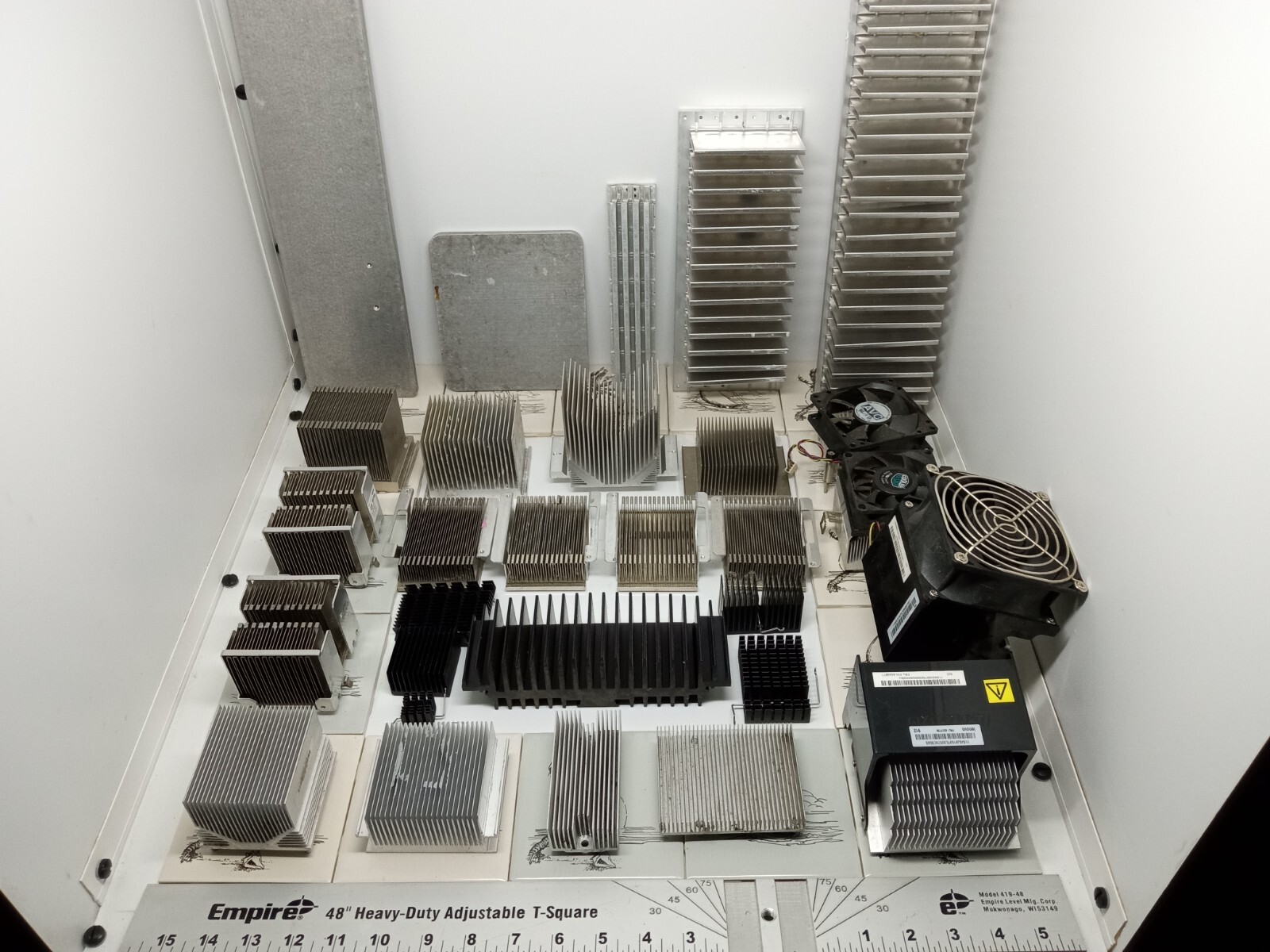 Lot Of 28 Vintage Computer Aluminum Heat Sinks Large & Small Variety 21 Lb 10 Oz